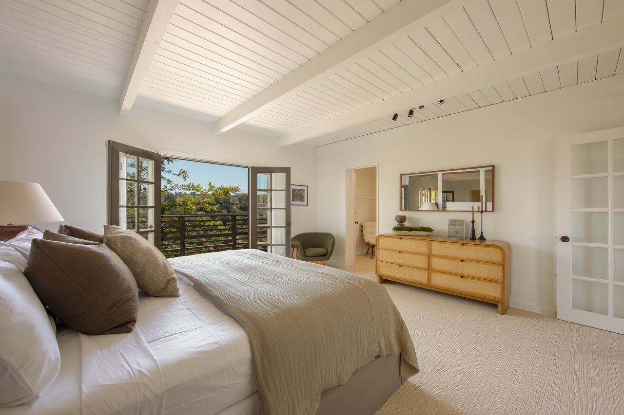 8595 Skyline Dr, Sunset Strip