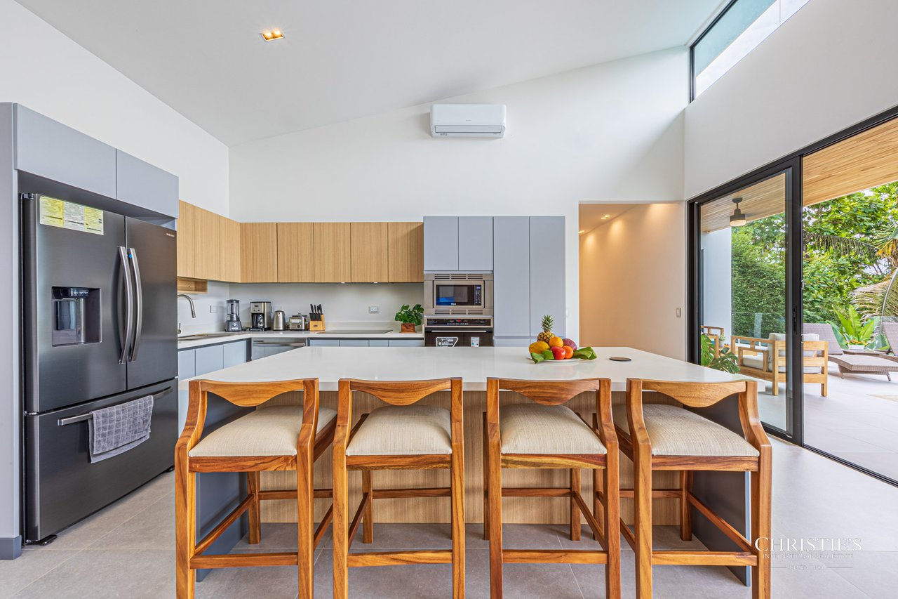 Casa Iguana Turnkey Tropical Paradise