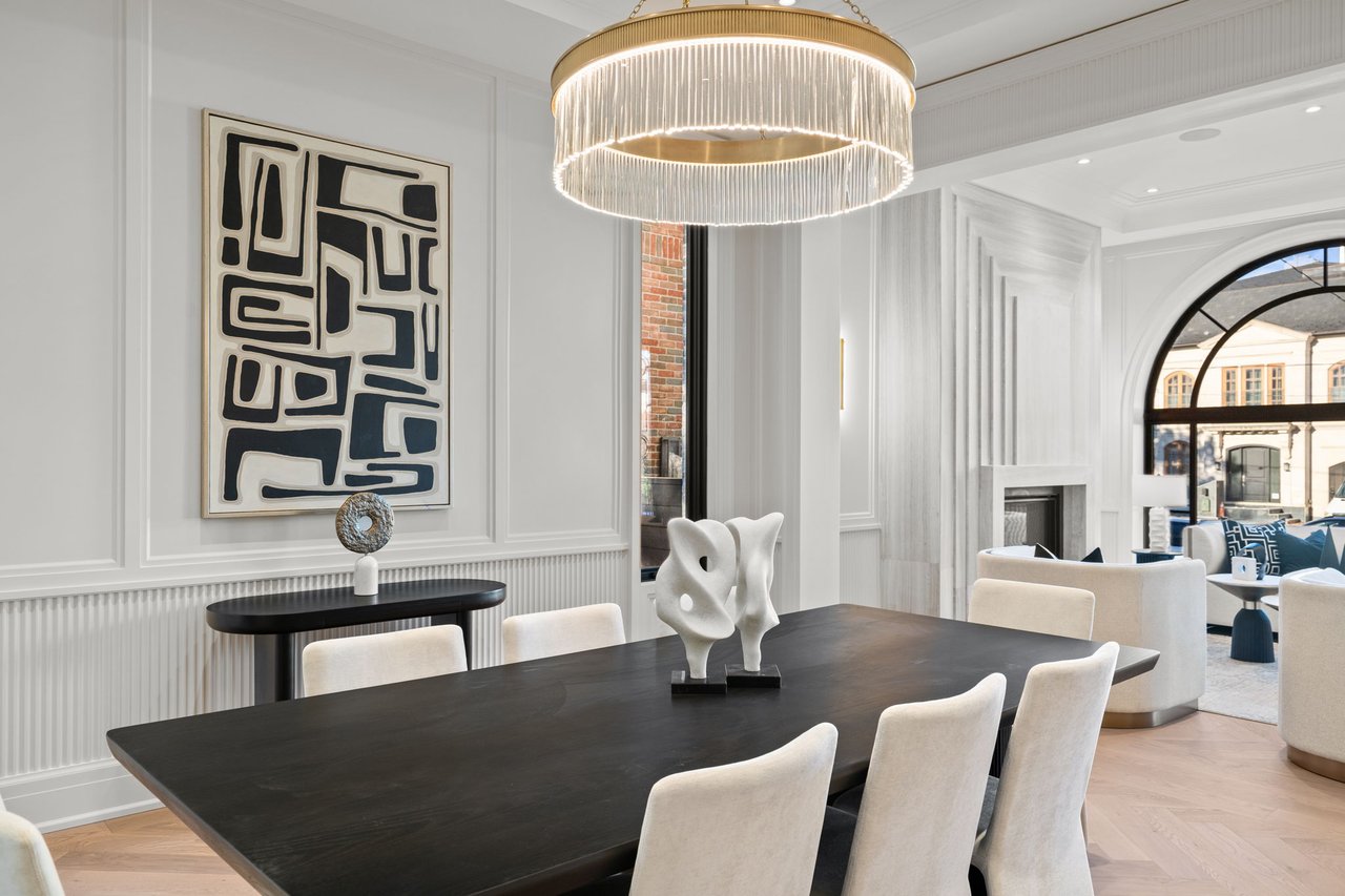 Prestigious Dunvegan Rd