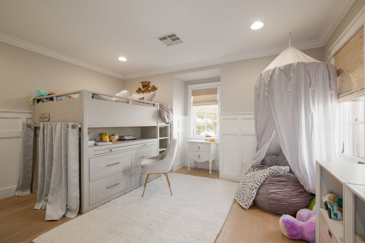 5627 E MONTEROSA Street