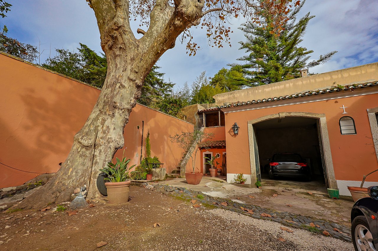 Quinta do Relógio: Historic 19th-Century Waterfront Palacete in Paço de Arcos, Oeiras