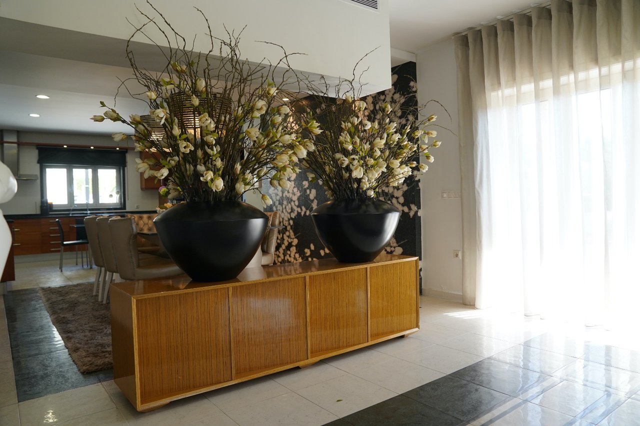 Spacious Three-Bedroom Villa with Swimming Pool and Tennis Court in Guardizela