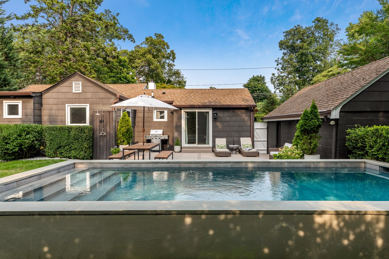 Stylish, Move-In Ready Living in Brookhaven