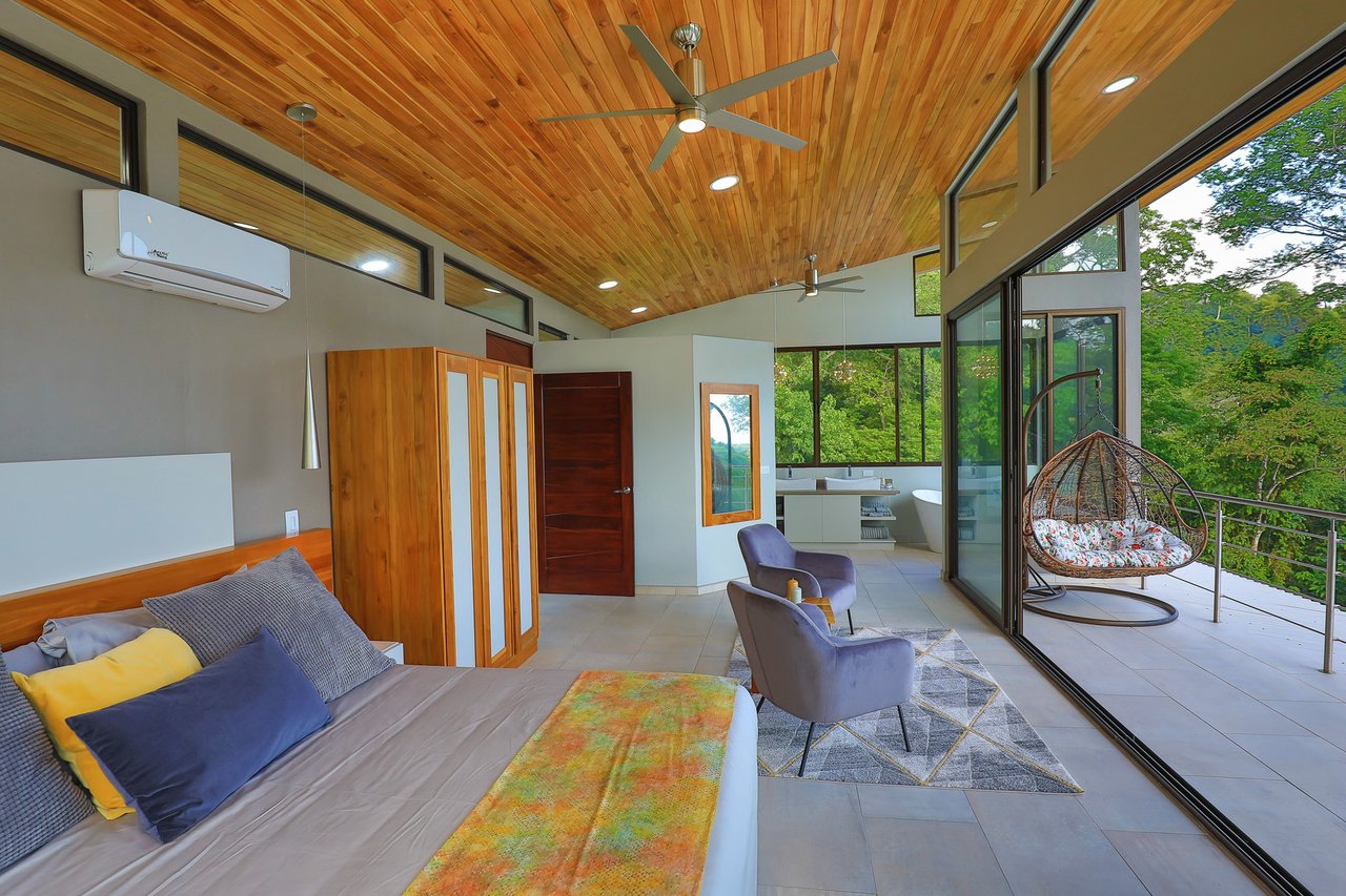 Rainforest Estate with Guest House, Dominical, Puntarenas