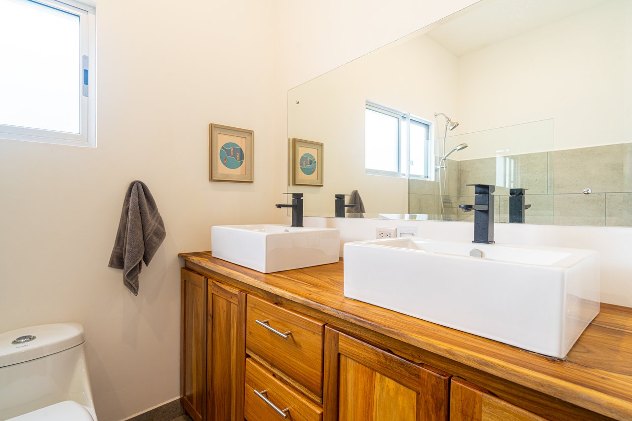 Brand New Home! Nature Lovers Escape by Uvita's Bamboo Forest and Swimming Holes