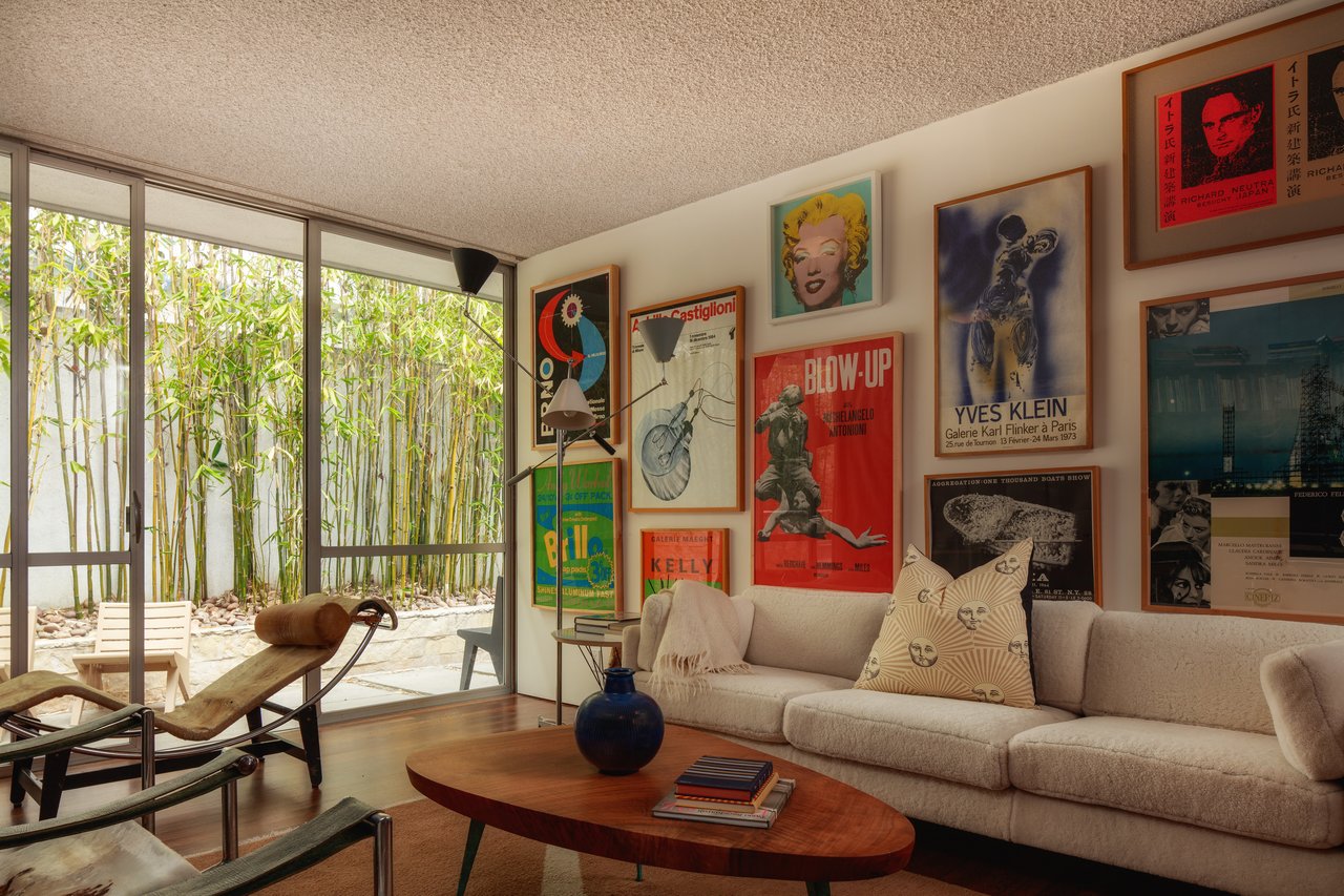 1911 La Mesa Dr