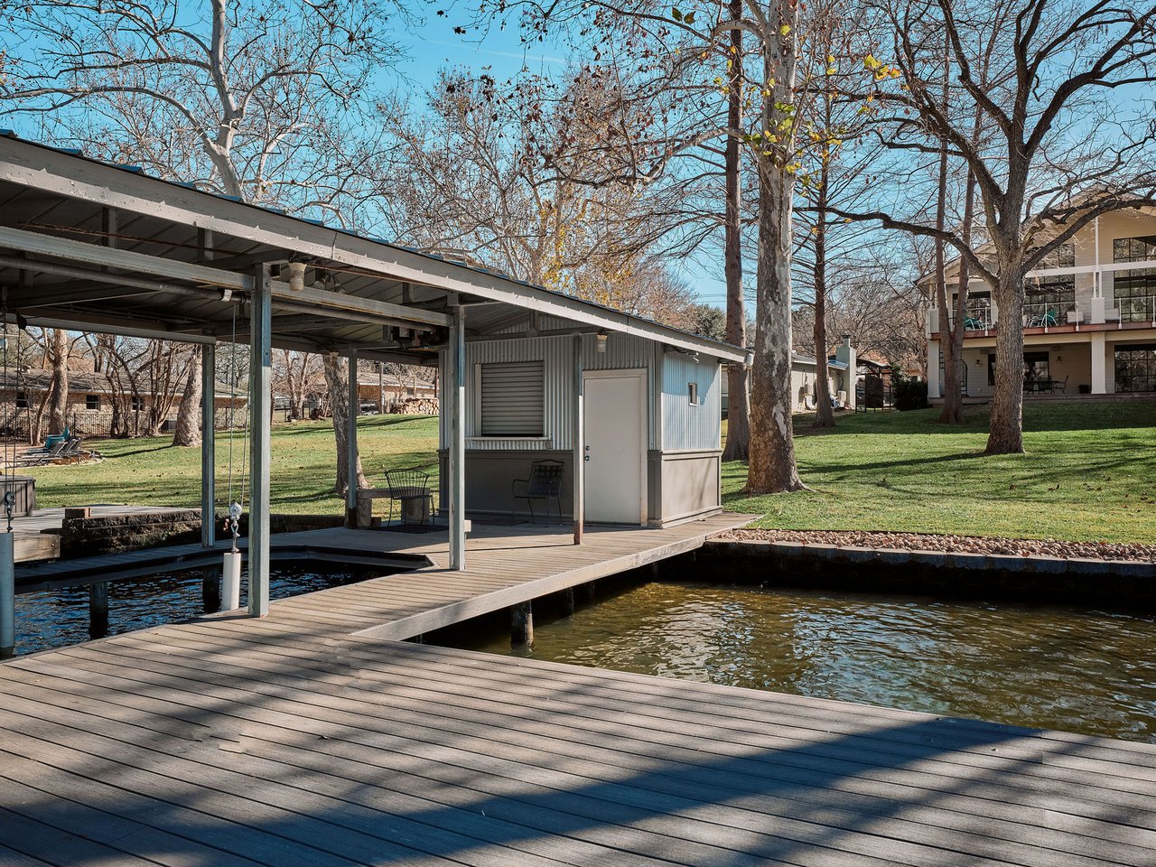 3016 Edgewater Drive