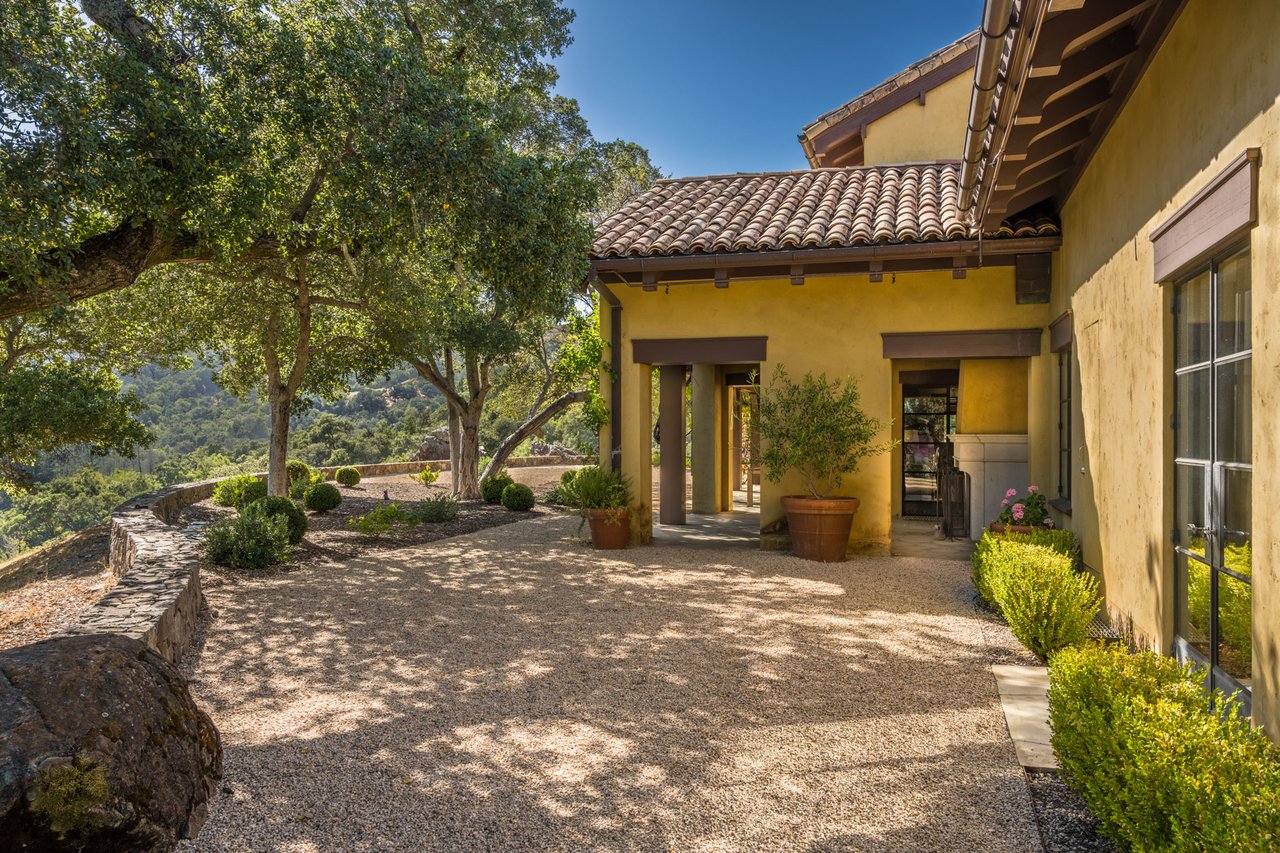 Oakville Vineyard Estate