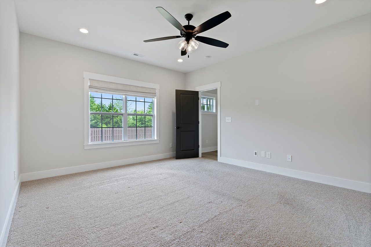 SPACE SPACE SPACE with a Luxury feel! Office AND Bonus Room!Office AND Bonus Room!