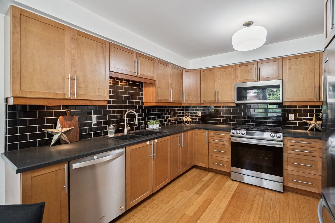Spacious 3 Bedroom Townhome in College Park