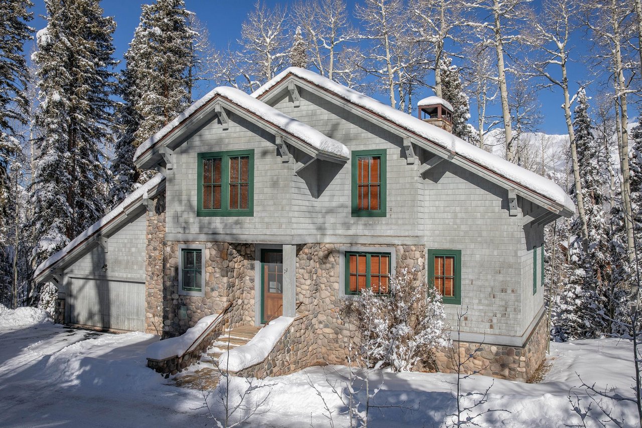 105 Polecat Ln