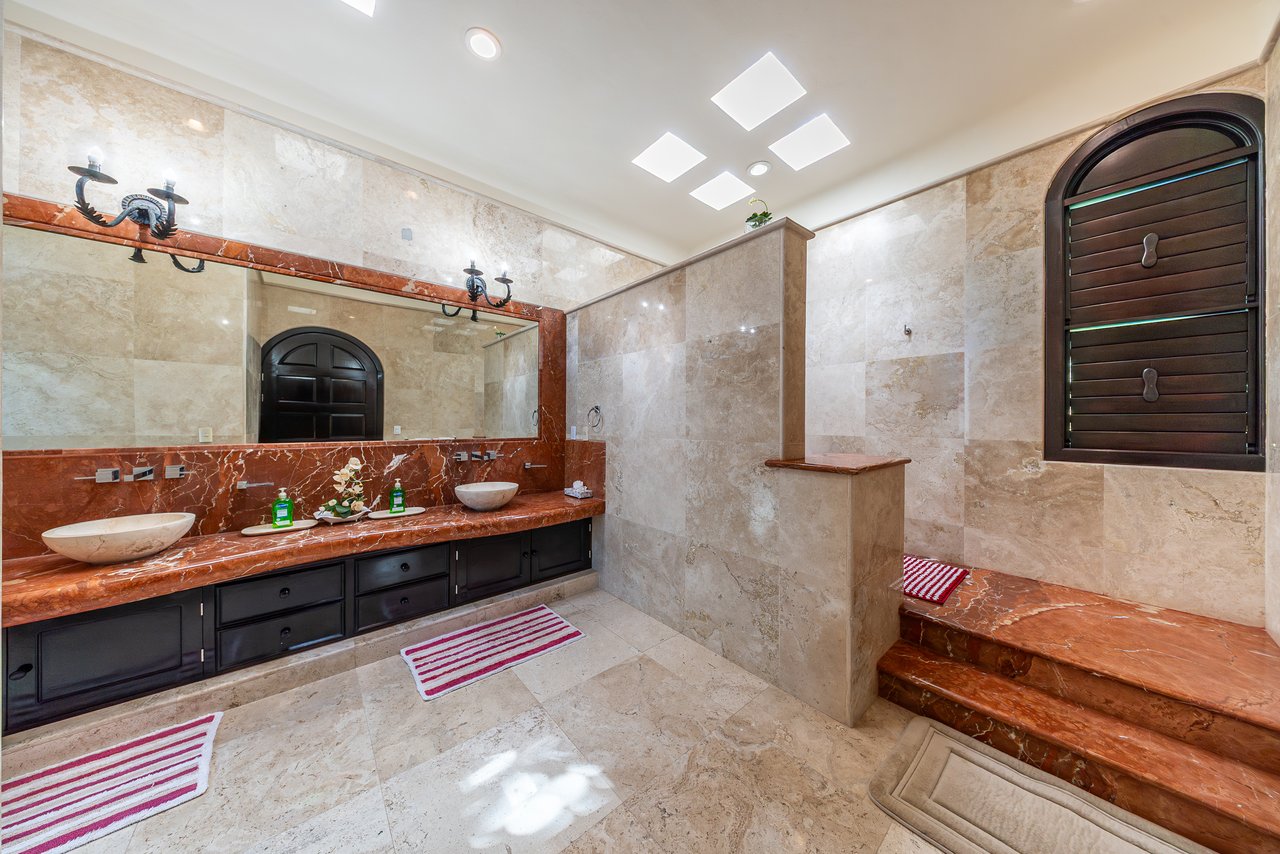 Villa Maravilla Puerto Aventuras | Golf-Front Luxury Villa