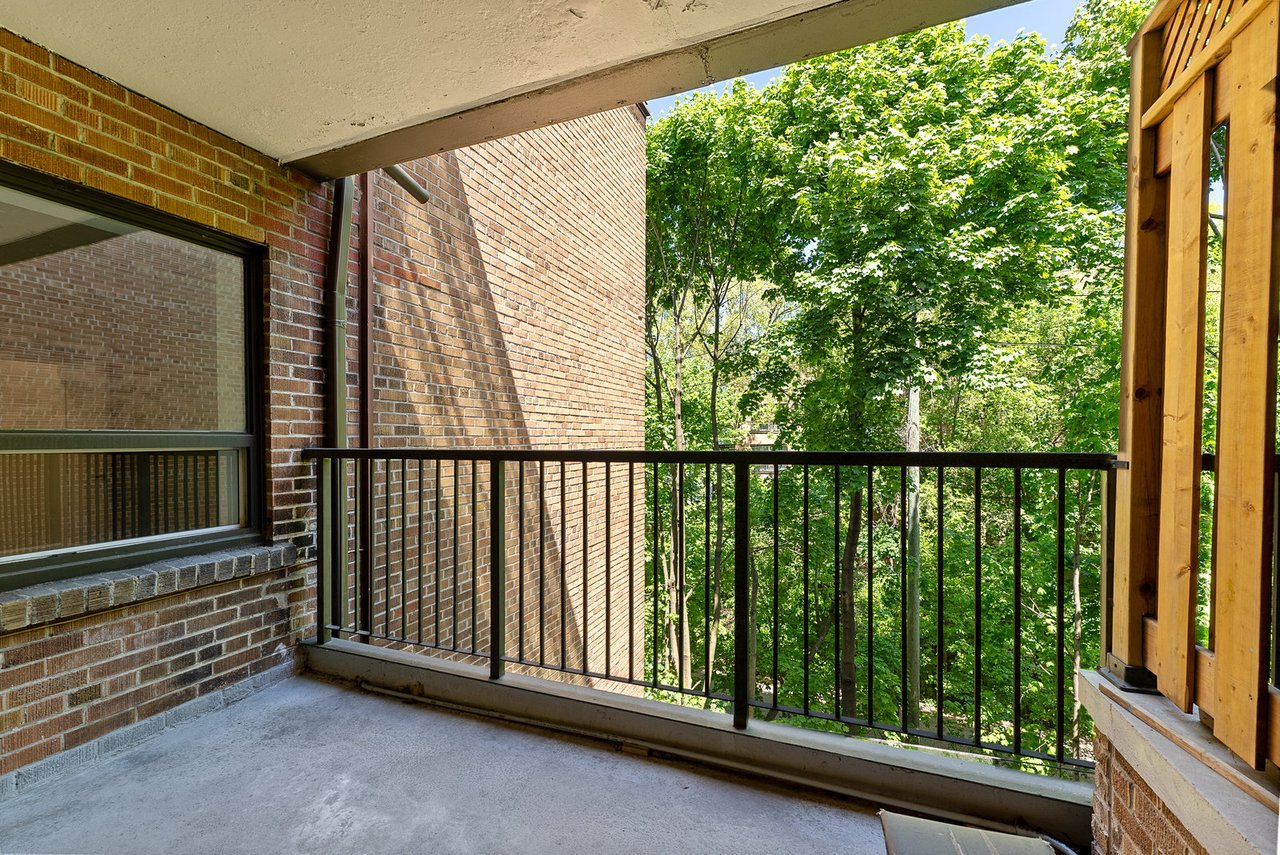 24 Shallmar Blvd Unit: 305