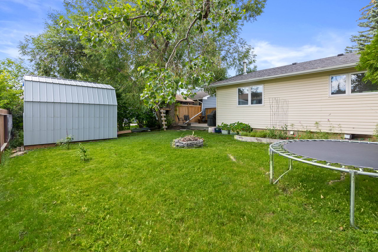 104 Thorson Crescent