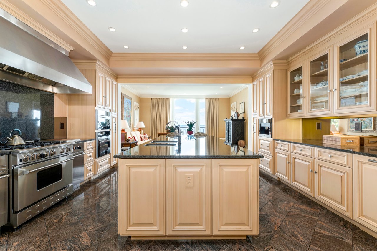 10 Tahiti Beach Island Road, Coral Gables