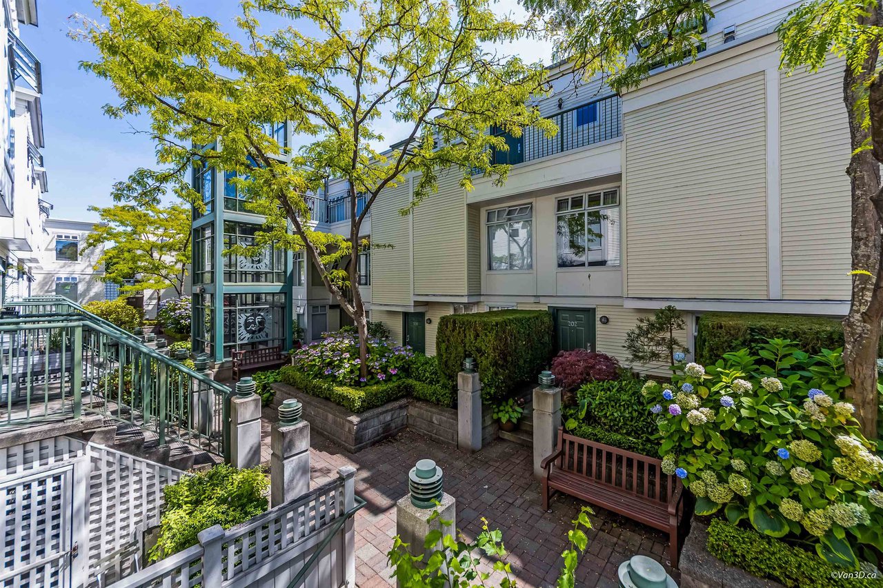 303-3727 W 10th Avenue, Vancouver