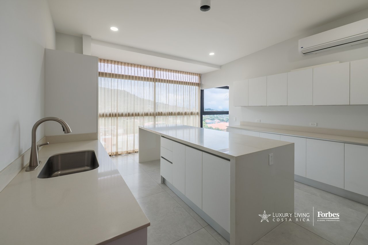 21469 - Contemporary penthouse for sale, spacious rooms and terraces
