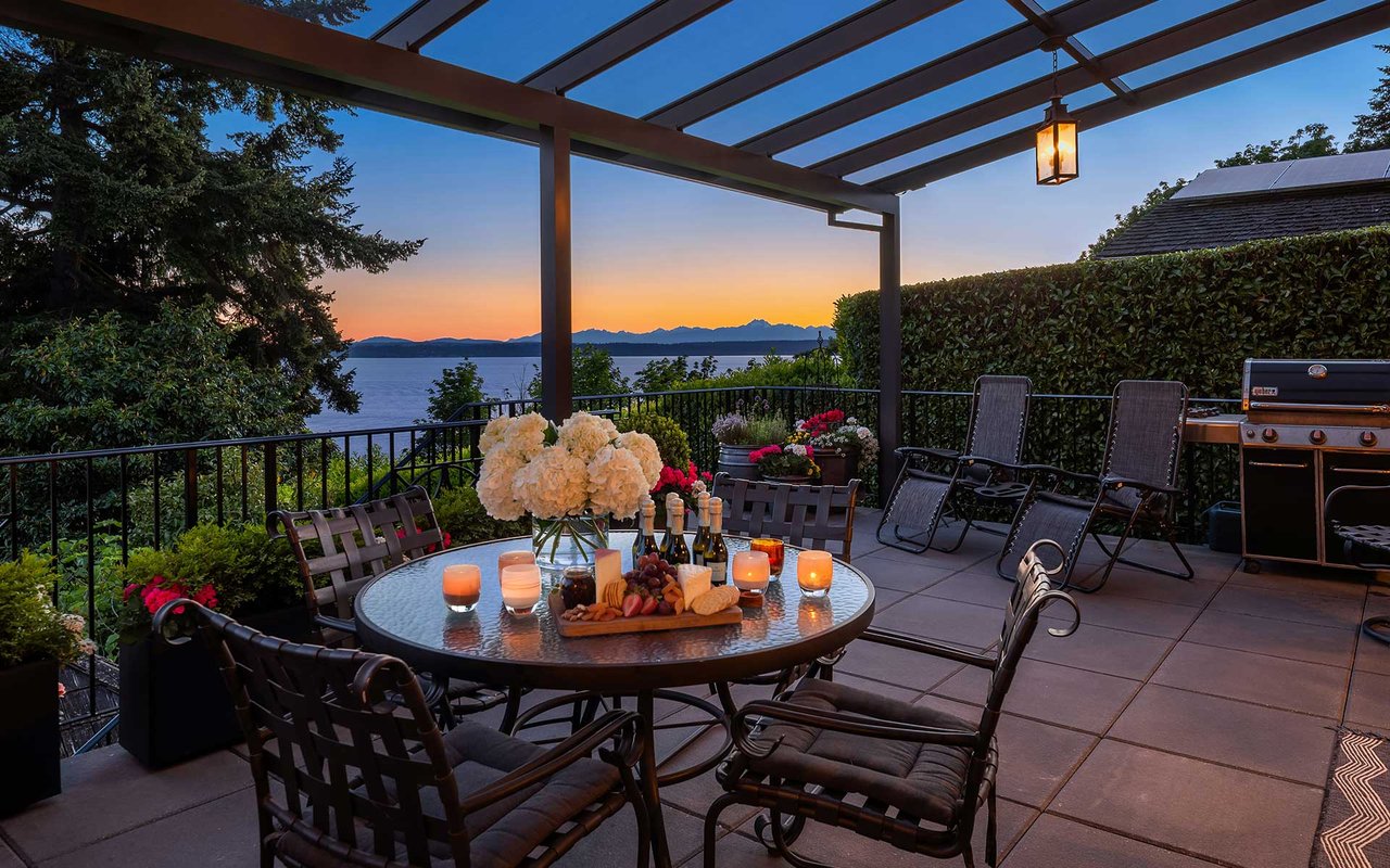 Historic Waterfront Estate in Magnolia