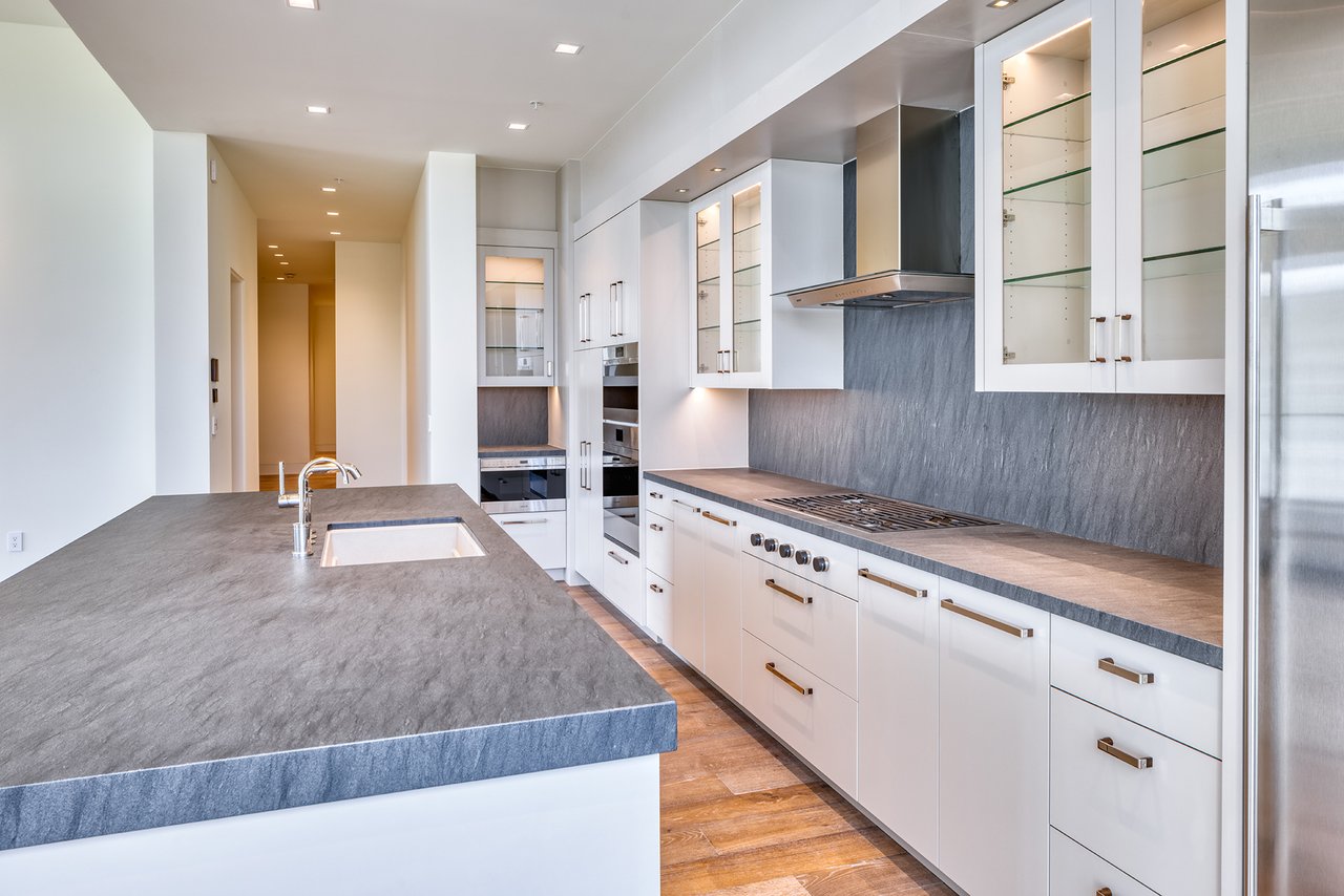 6587 N PALMERAIE Boulevard, 3006