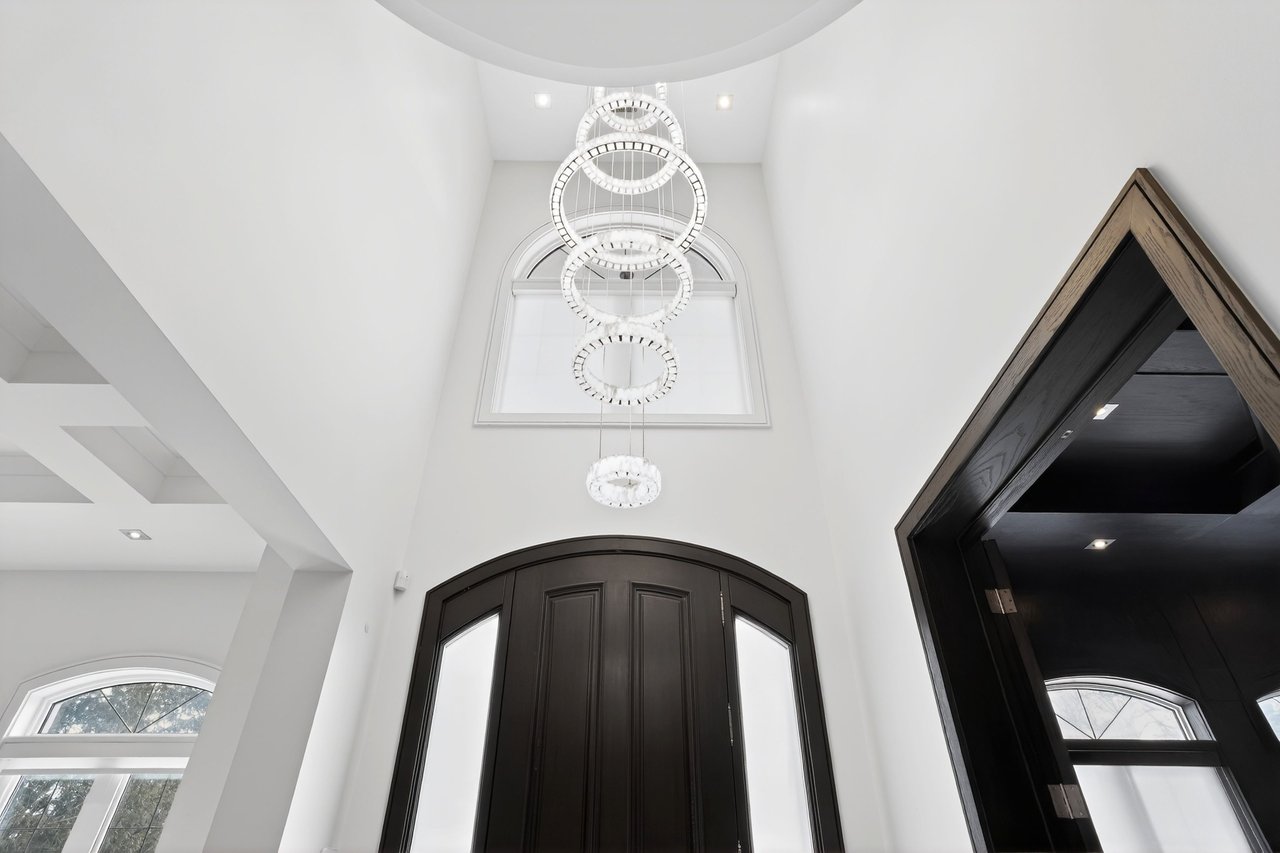 Located In The Prestigious St. Andrew-Windfields