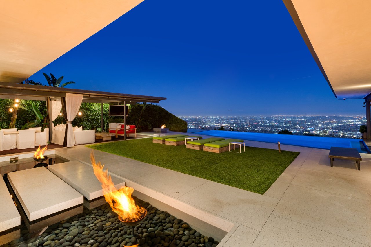 9010 Hopen Place, Sunset Strip