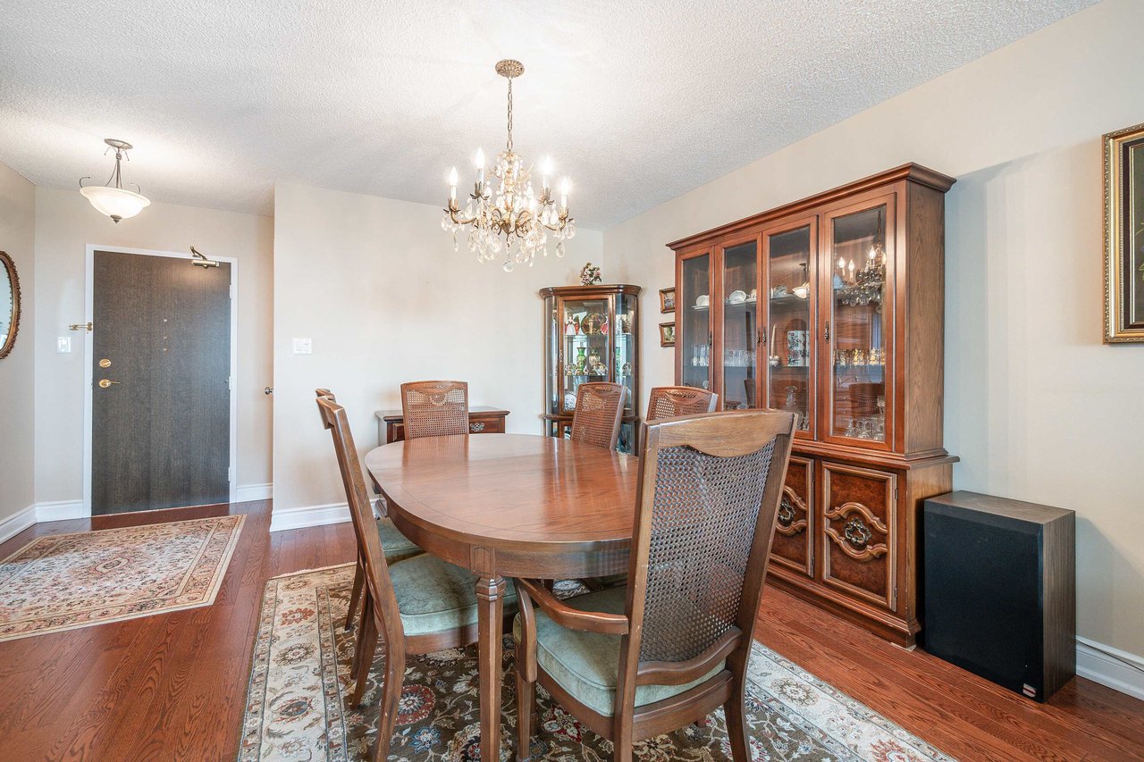 820 Burnhamthorpe Road #702