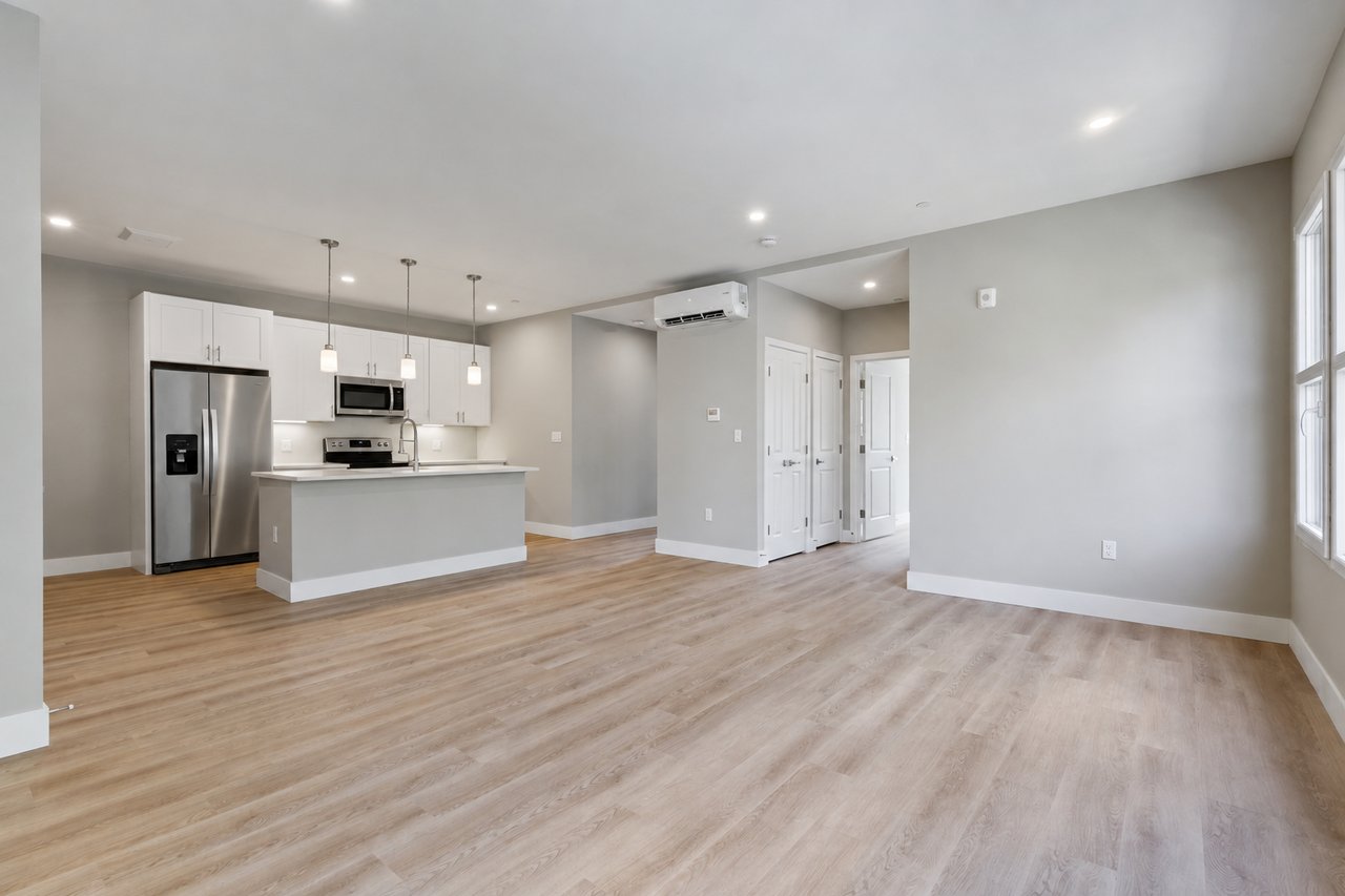 298 Main Street, 3E