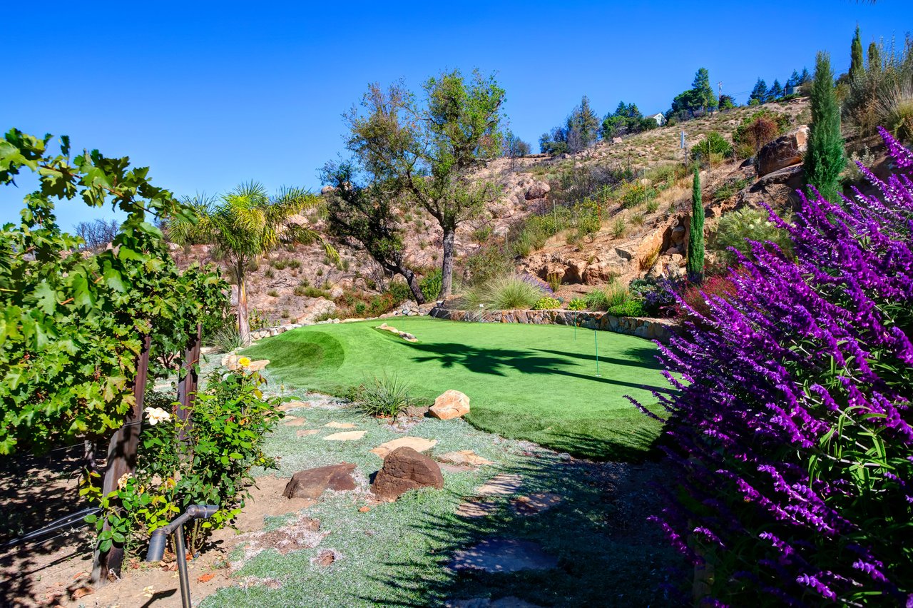 Luxurious Estate Above St. Helena