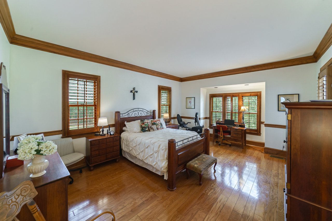 29-Acre Equestrian Estate with 14-Stall Barn