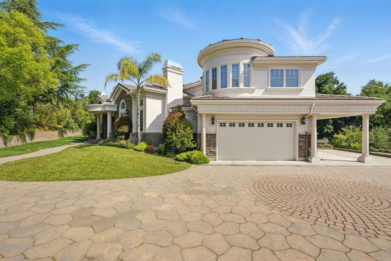 12690 Dianne Dr