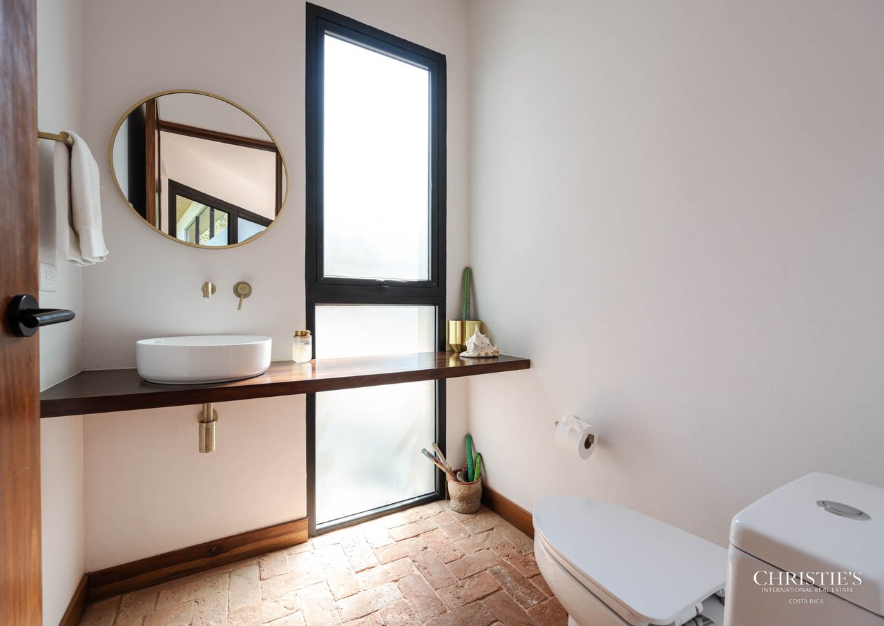 Casa Lola – Contemporary Beachside Oasis in Playa Grande