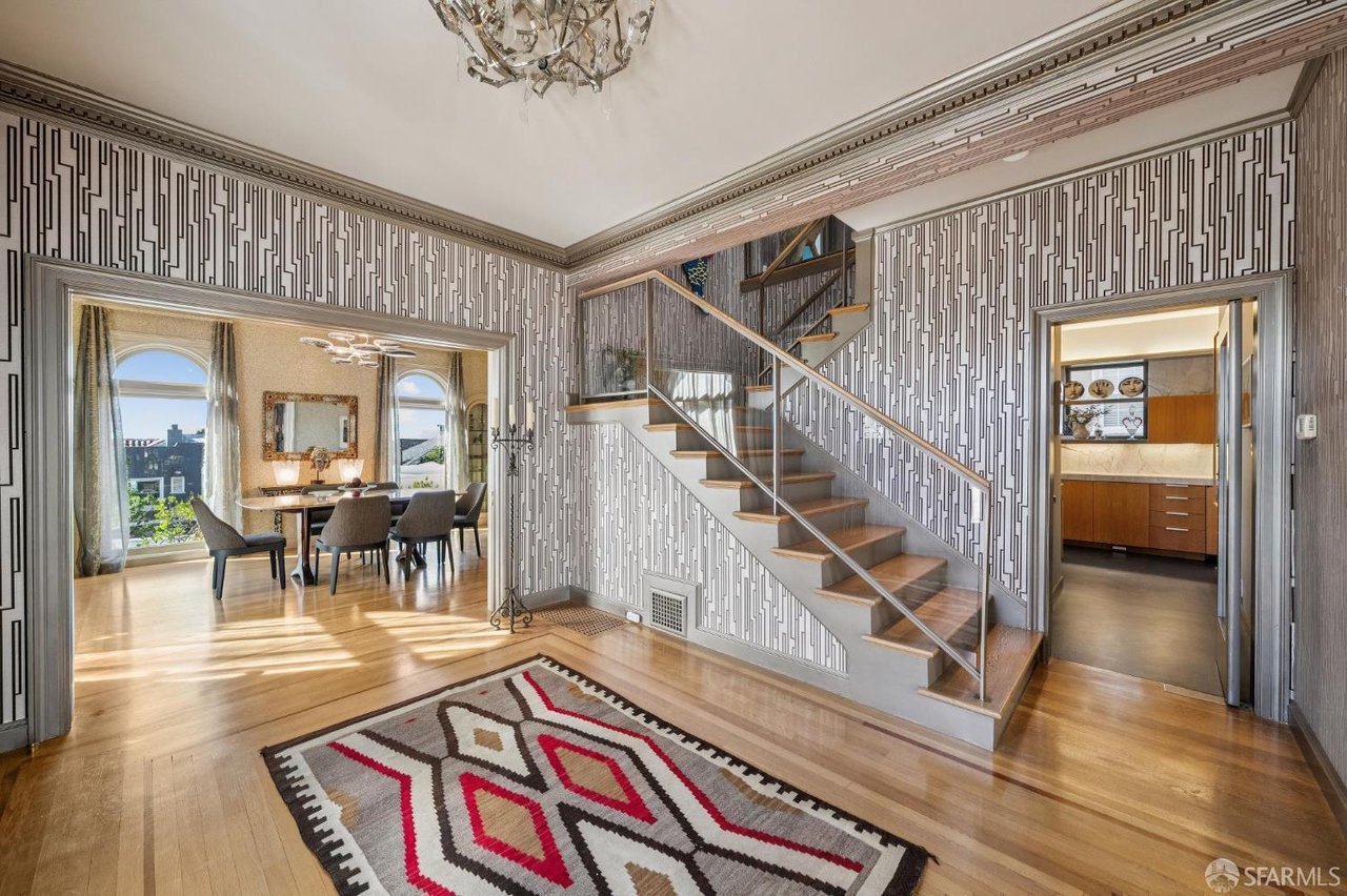 445 Darien Way