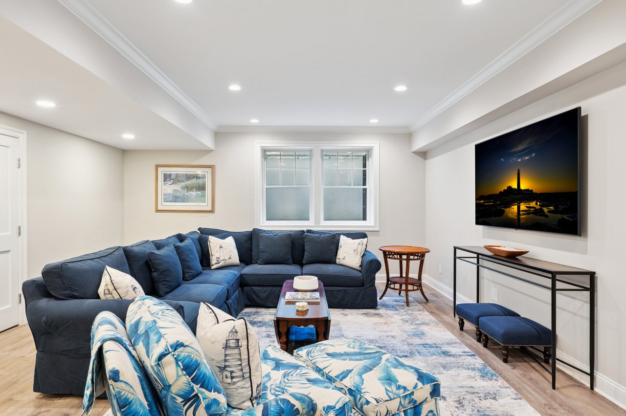 24 Seely Lane