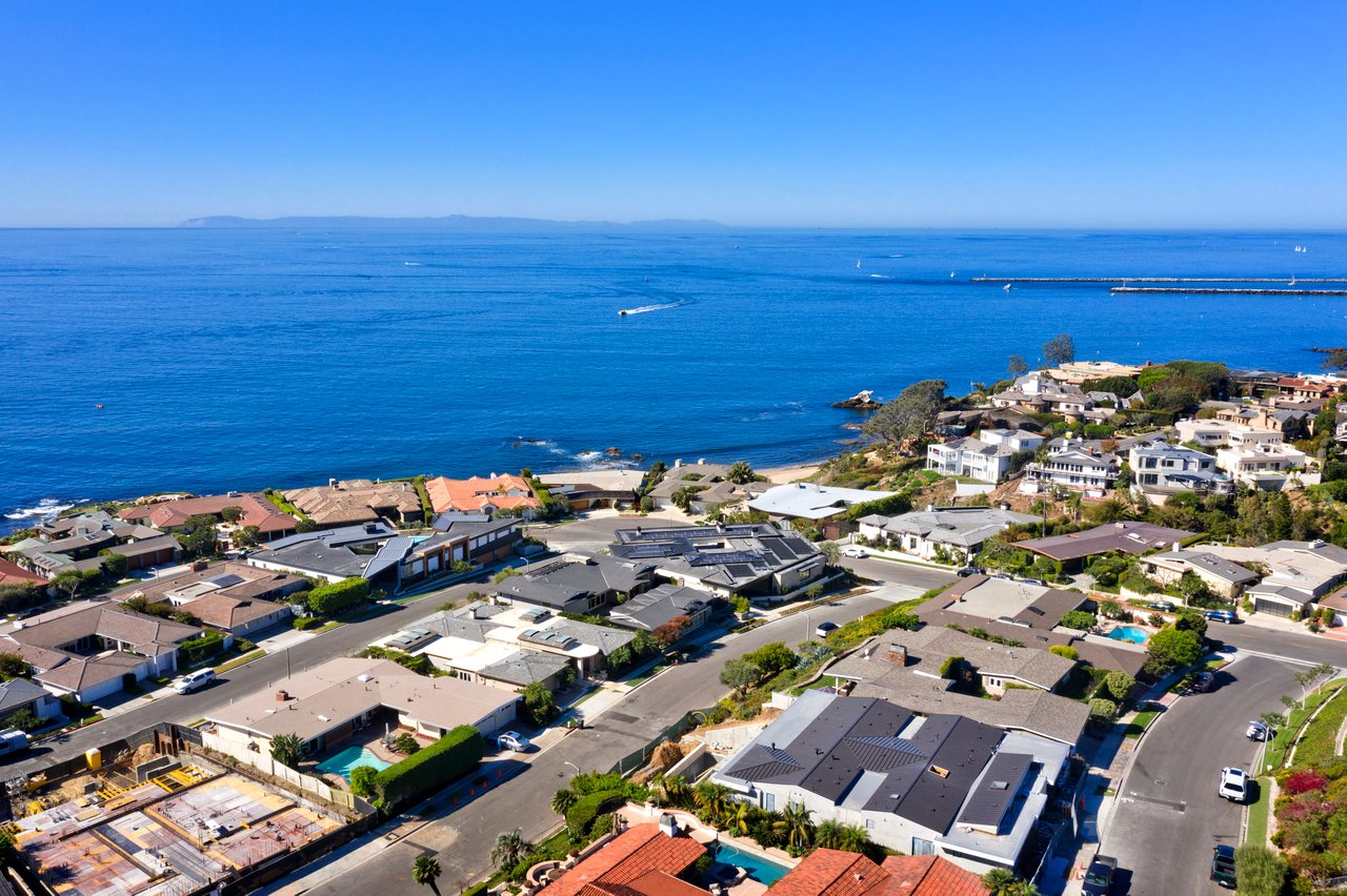 Corona del Mar Neighborhood Spotlight: Cameo Shores 