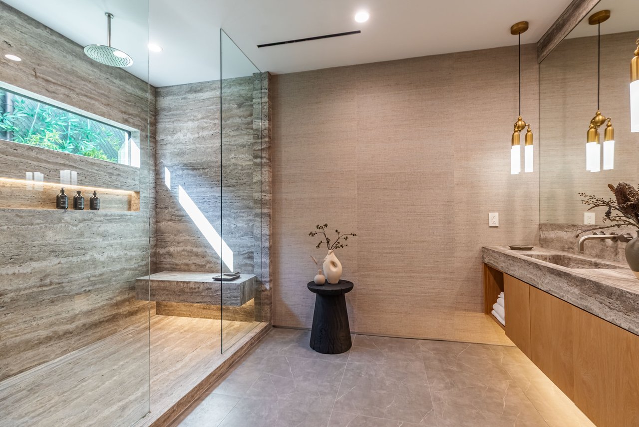 1705 Carla Ridge, Beverly Hills