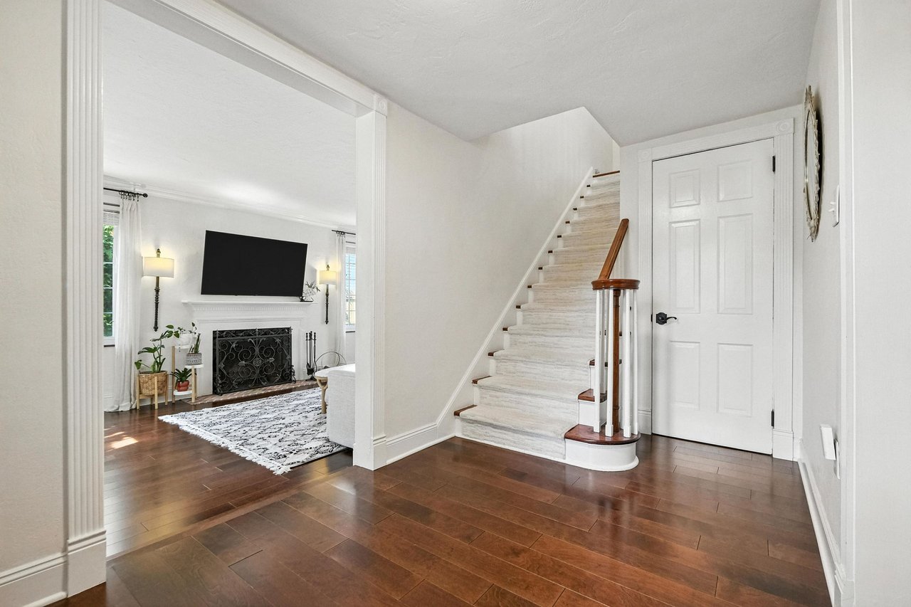 590 Kenilworth Dr