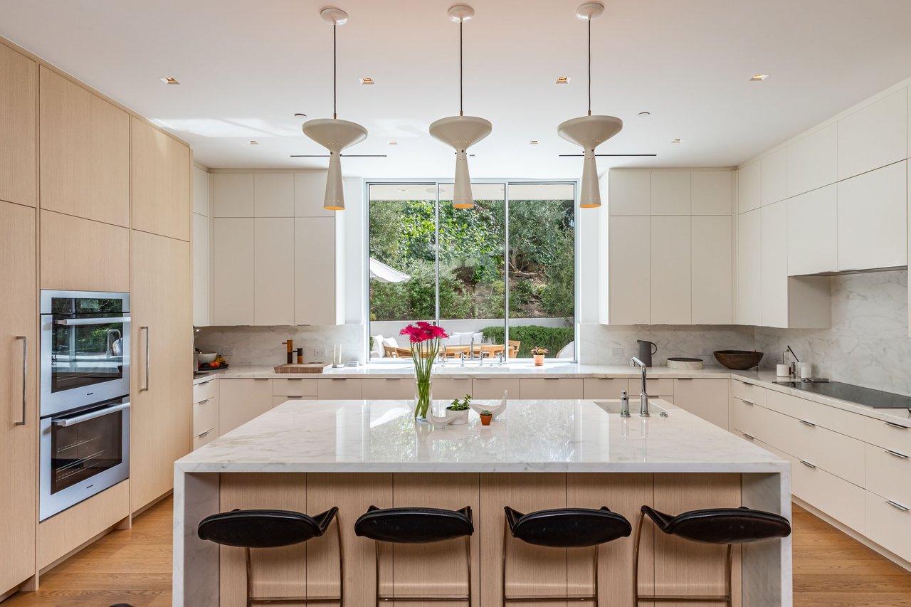 9011 Alto Cedro Dr, Beverly Hills