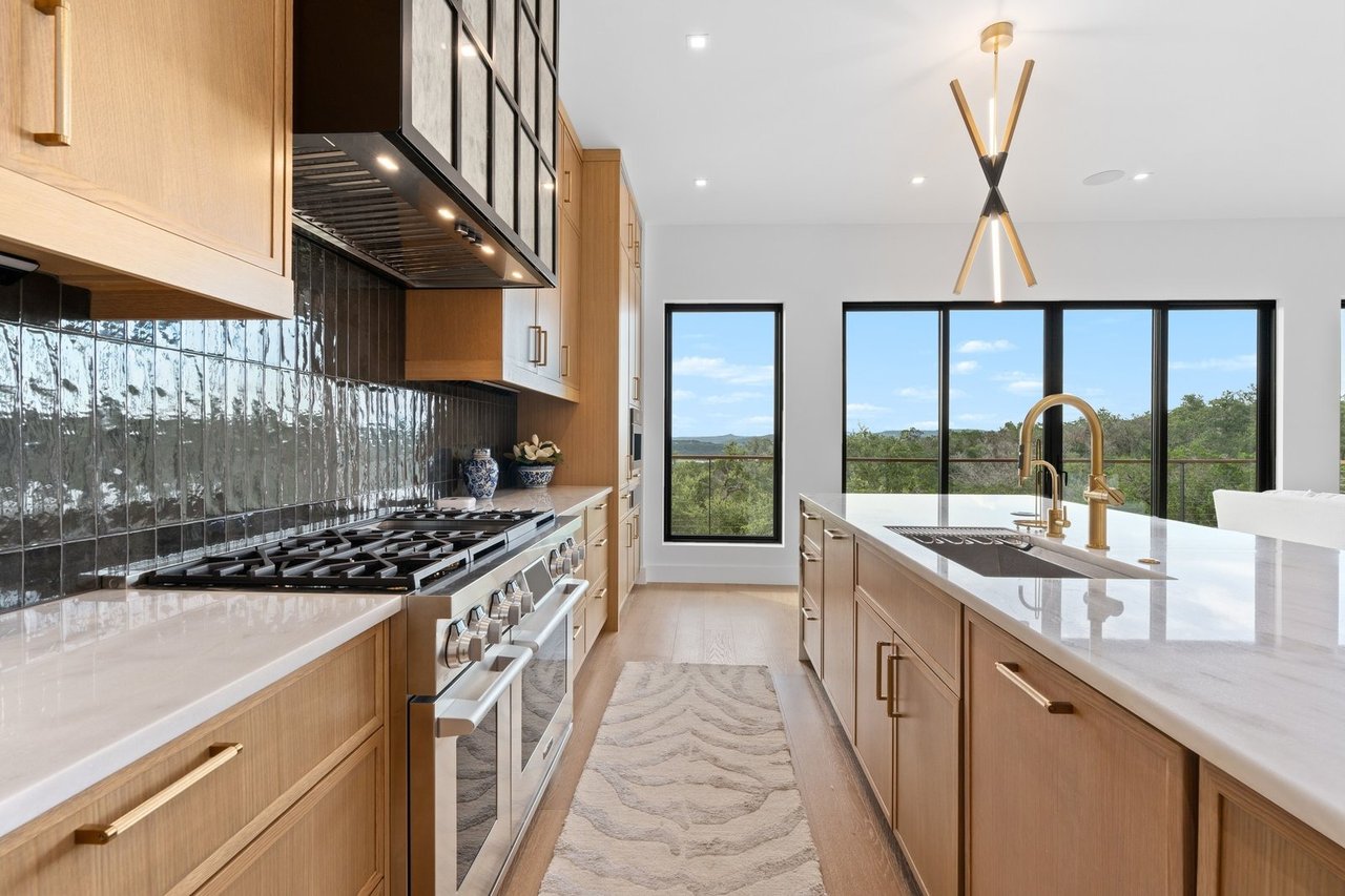 Luxxis Design 1104 Summit