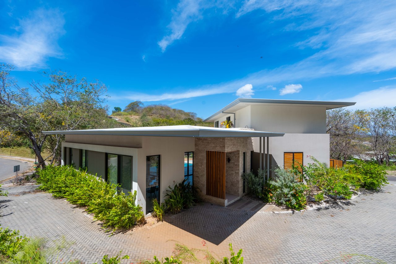 Casa Zoul | A Luxurious residence in the prestigious SENDEROS gated community of Tamarindo!