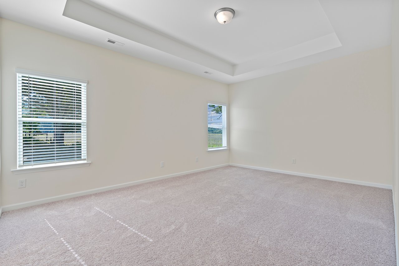 Modern 4-Bedroom Home with Scenic Mountain Views