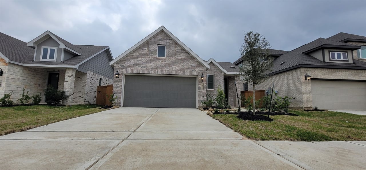 27230 Sweetwater Bay Dr