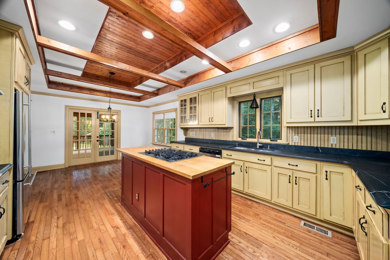 805 Pinehurst Drive, Woodstock, GA | Thoughtfully Updated Ranch Home on a Beautiful One-Acre Lot