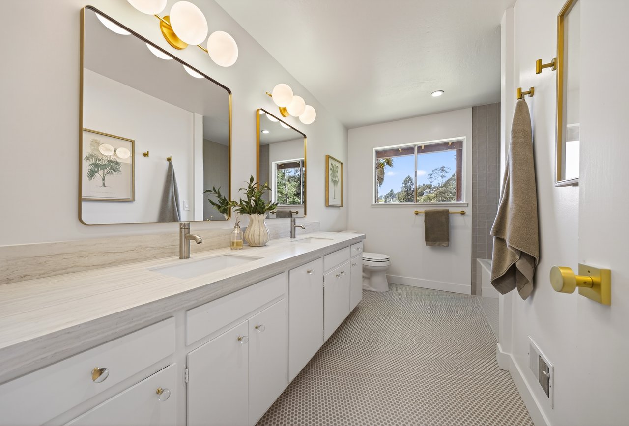 A Tasteful Renovation Meets Timeless Mid-Century Architecture