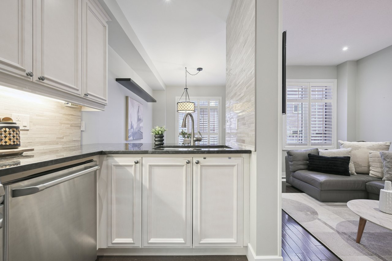 Gorgeous End Unit Townhome