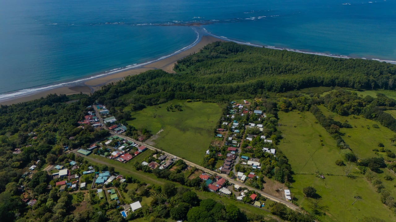 Apartments within Walking Distance to the Beach In Uvita – 0.21 Acres