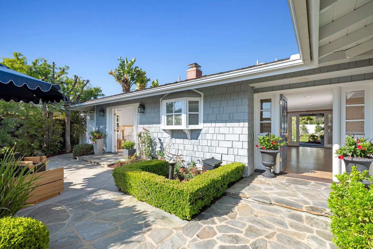 2606 Lighthouse
