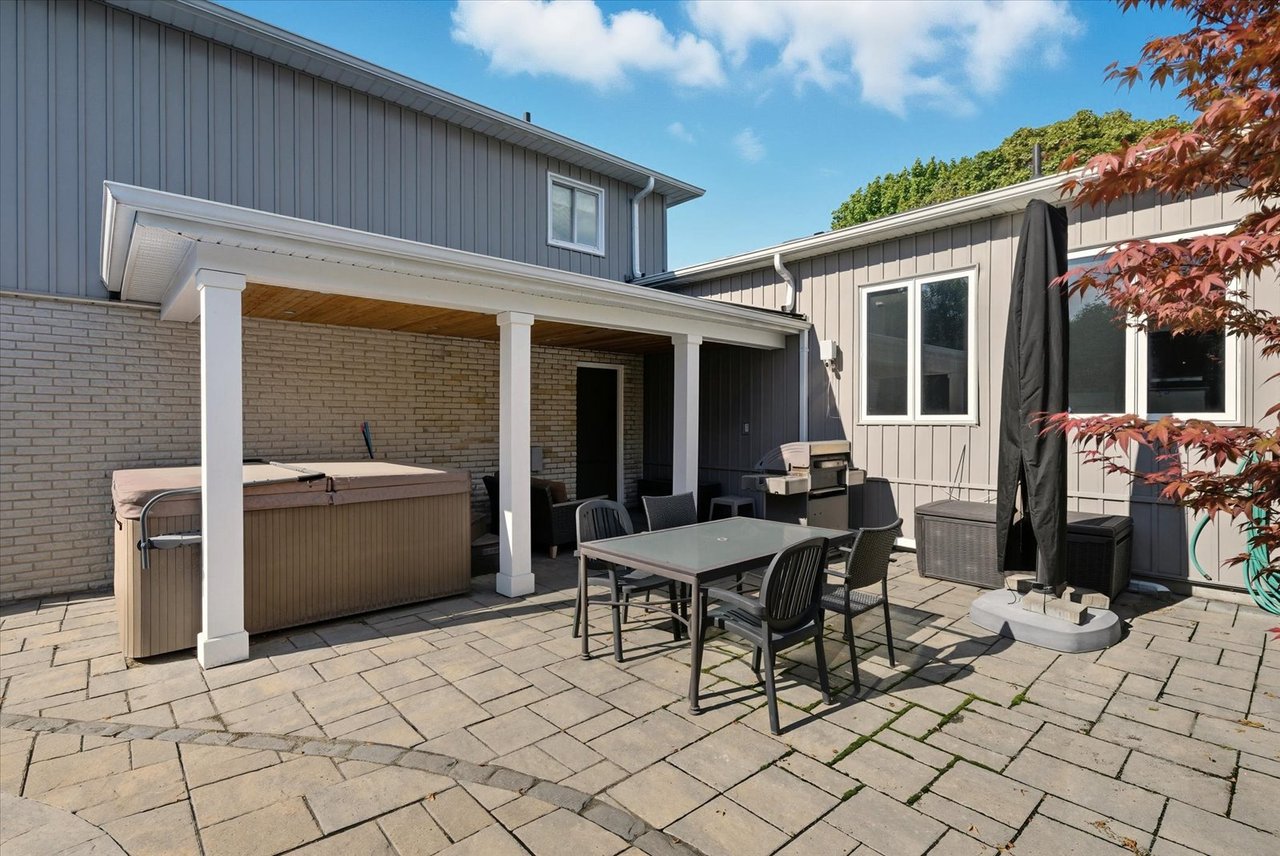 11 Avondale Cres 