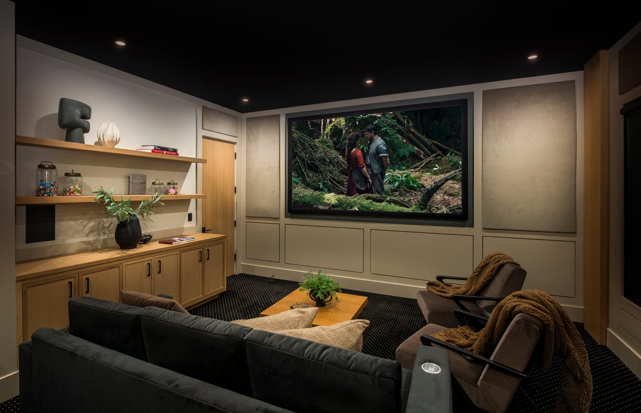 196 S Greenfield Ave, Westwood