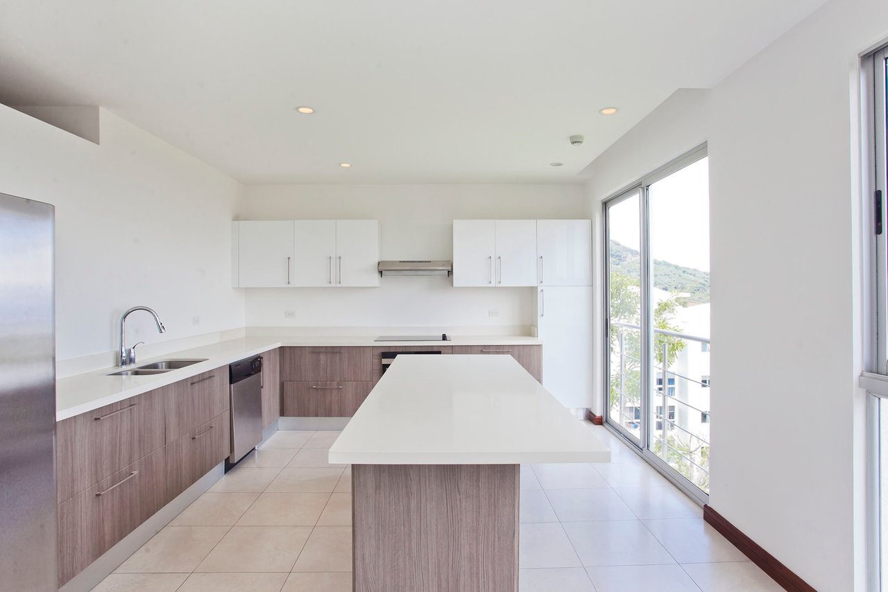 Panoramic Rooftop Penthouse, Escazu, San Jose