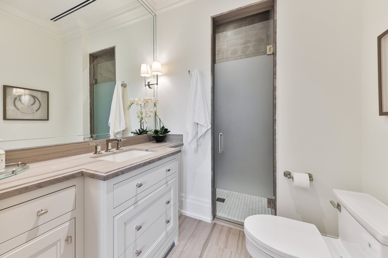 307-300 Randall Street, Oakville